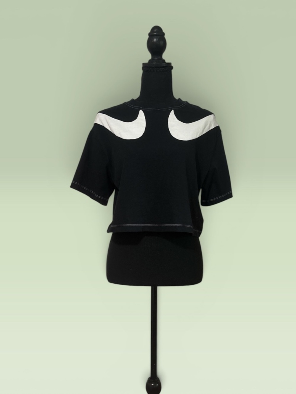 Y2K Nike Cropped Shirt